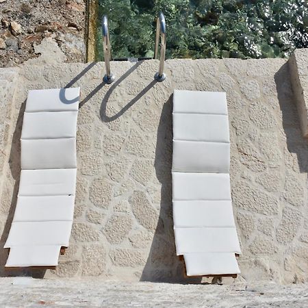 Salt Retreat - Seafront Villa Chalki Town Екстер'єр фото