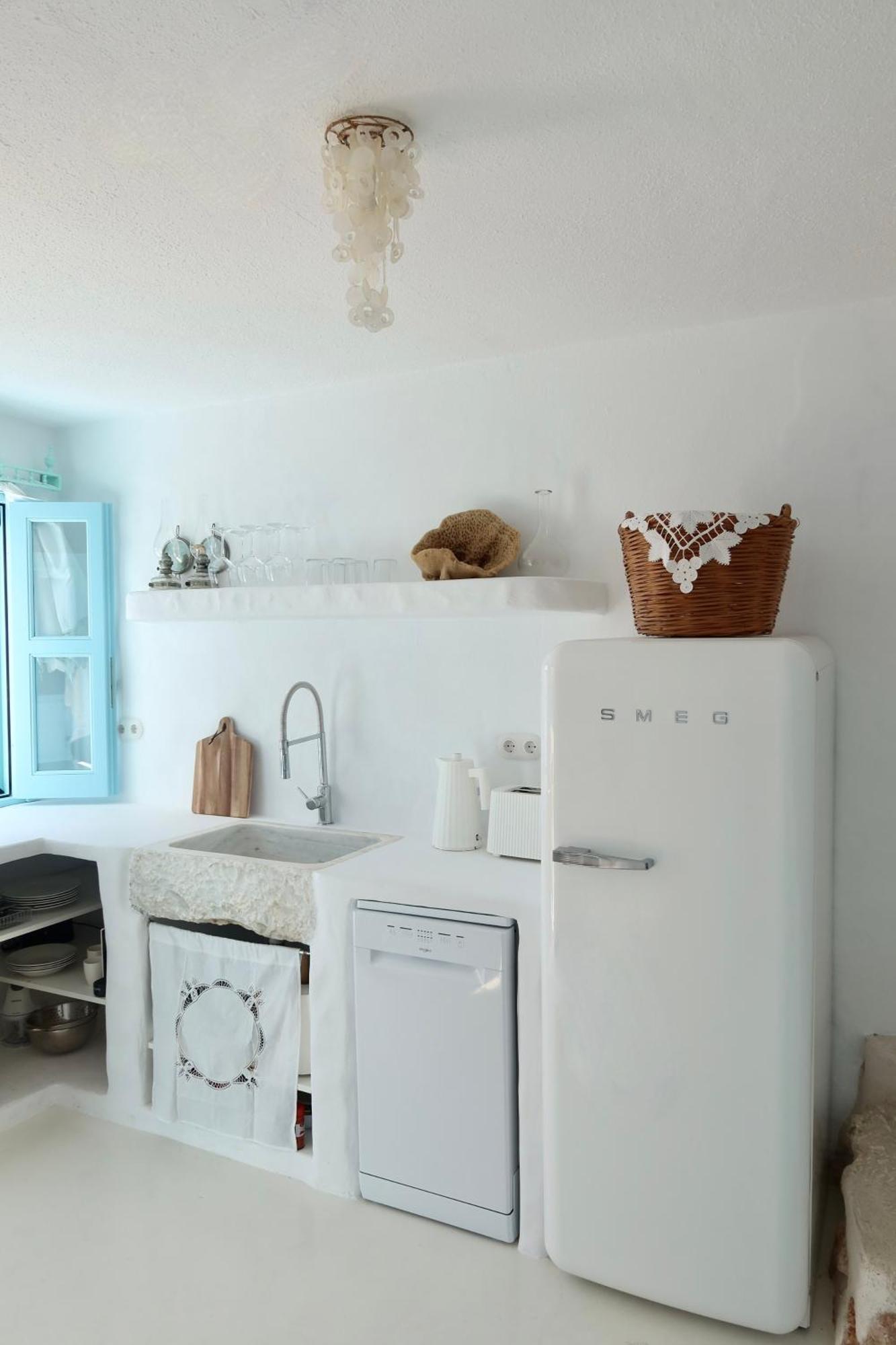 Salt Retreat - Seafront Villa Chalki Town Екстер'єр фото