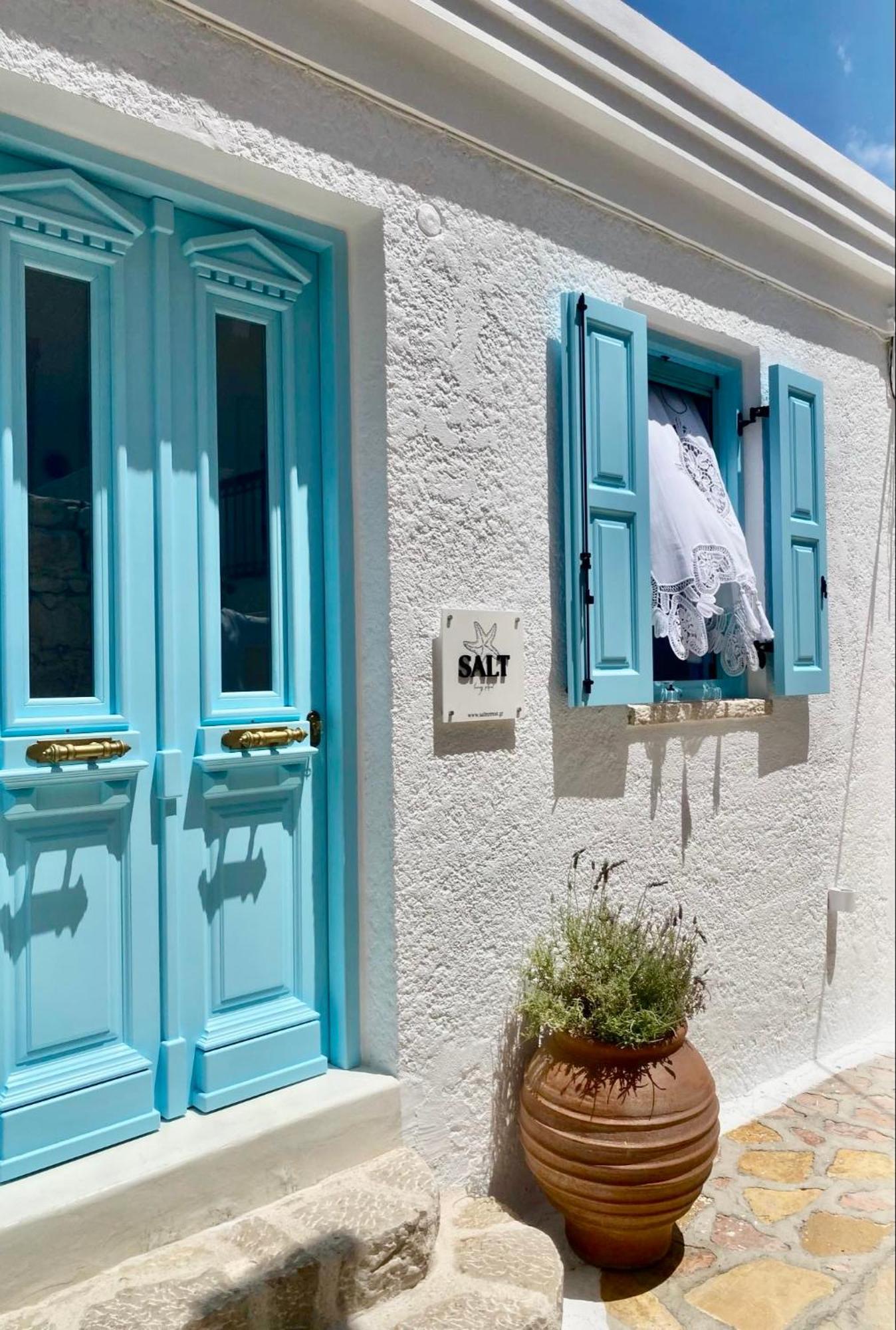Salt Retreat - Seafront Villa Chalki Town Екстер'єр фото