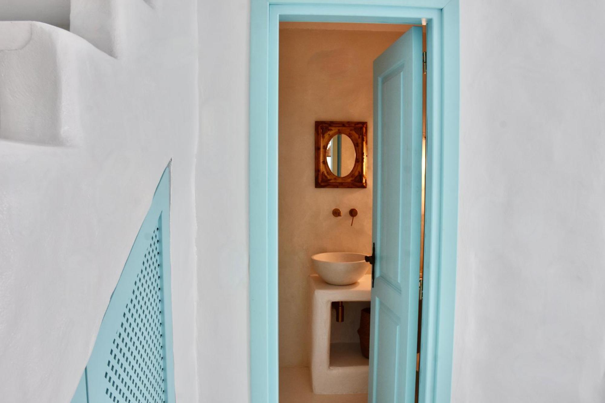 Salt Retreat - Seafront Villa Chalki Town Екстер'єр фото