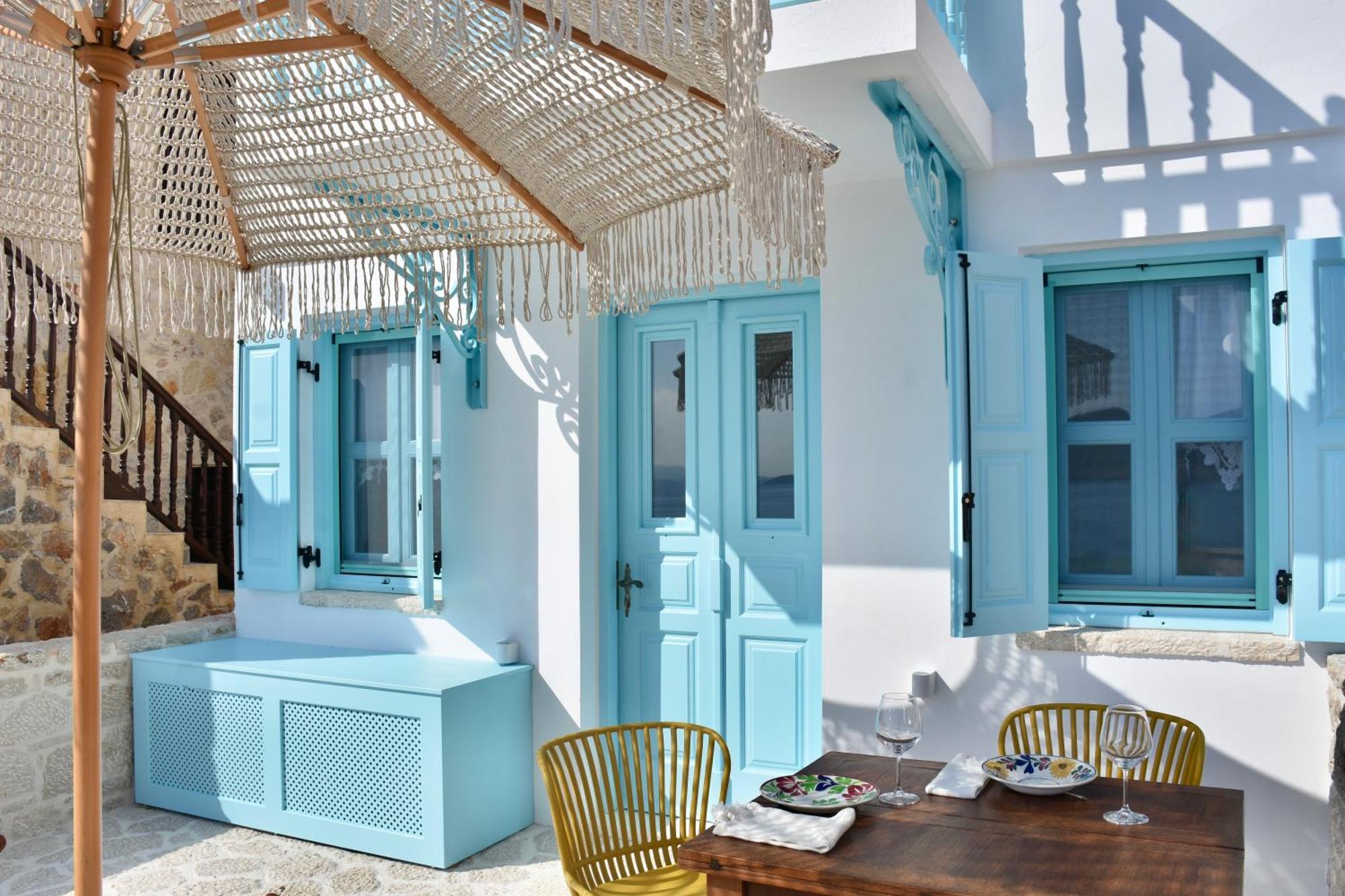 Salt Retreat - Seafront Villa Chalki Town Екстер'єр фото